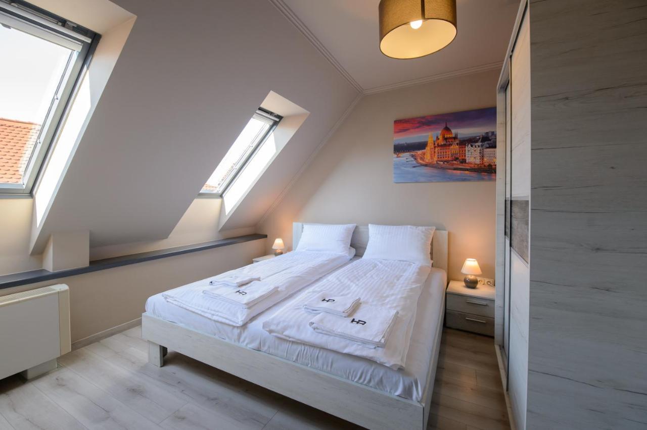 Hr Apartmanhaz エゲル エクステリア 写真